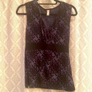 Sleeveless blouse size small